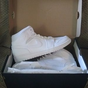 🏀Nike Air Jordan 1MID